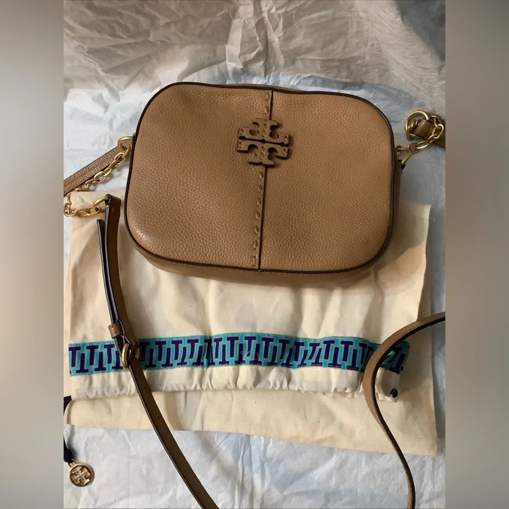 Tory Burch McGraw Camera Bag With Chain Strap And Dustbag Tan-Tiramisu Color​ - Picture 7 of 9
